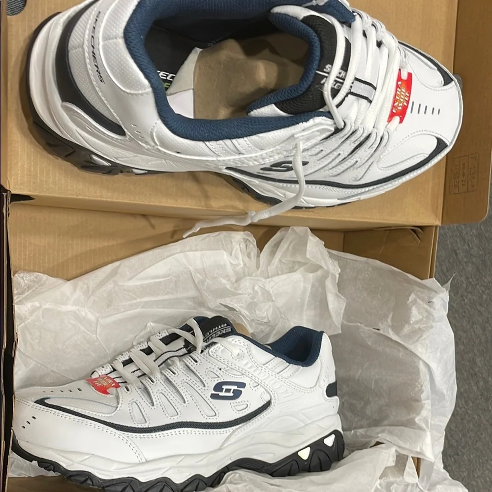 Skechers White and Black Sneakers Classic Design - Picture 2 of 4